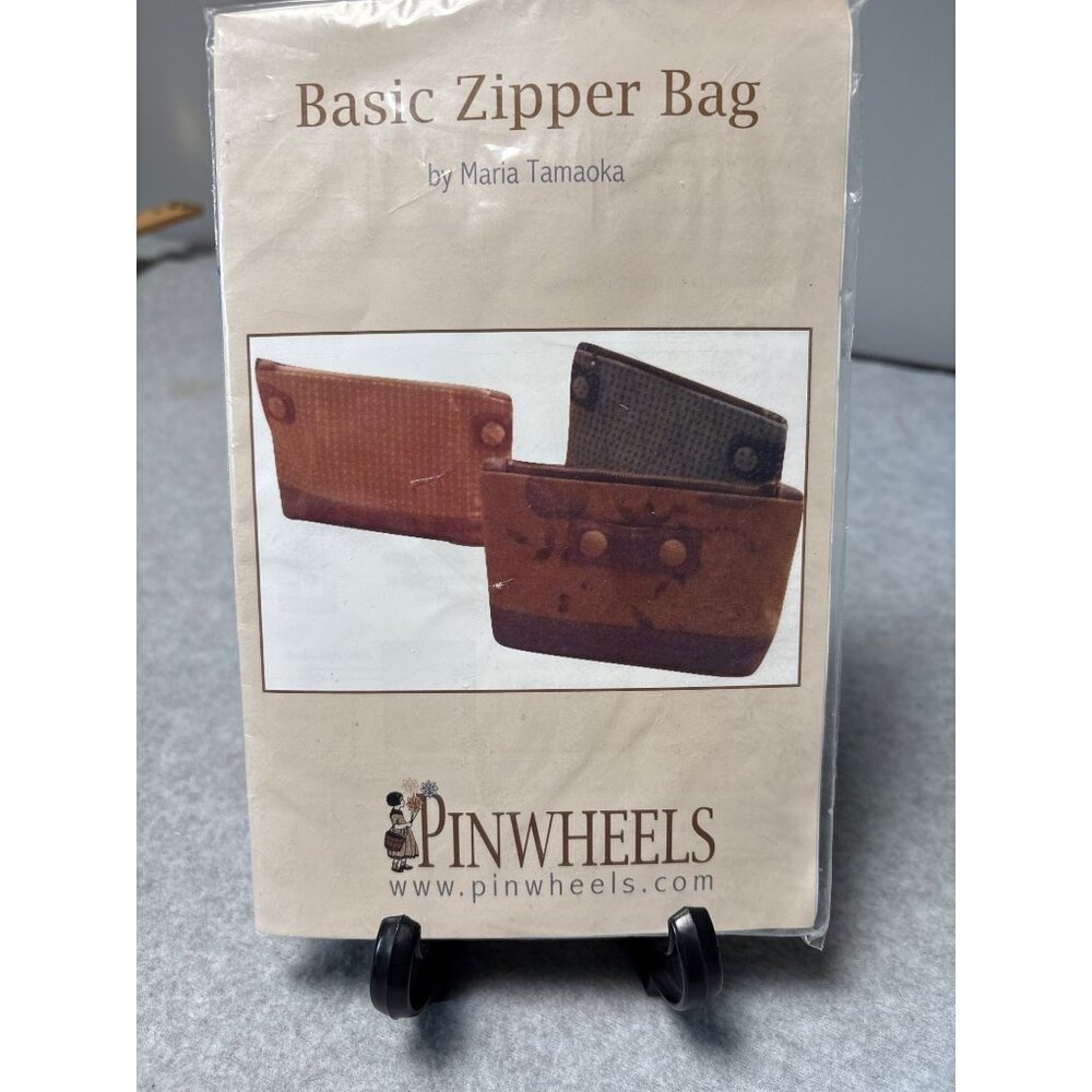 Basic Zipper Bag Kit by Pinwheels 7" Pattern By Maria Tamaoka Includes Fabric &